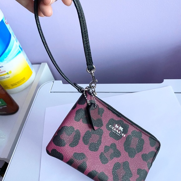 Coach pink cow print wristlet - Picture 10 of 10